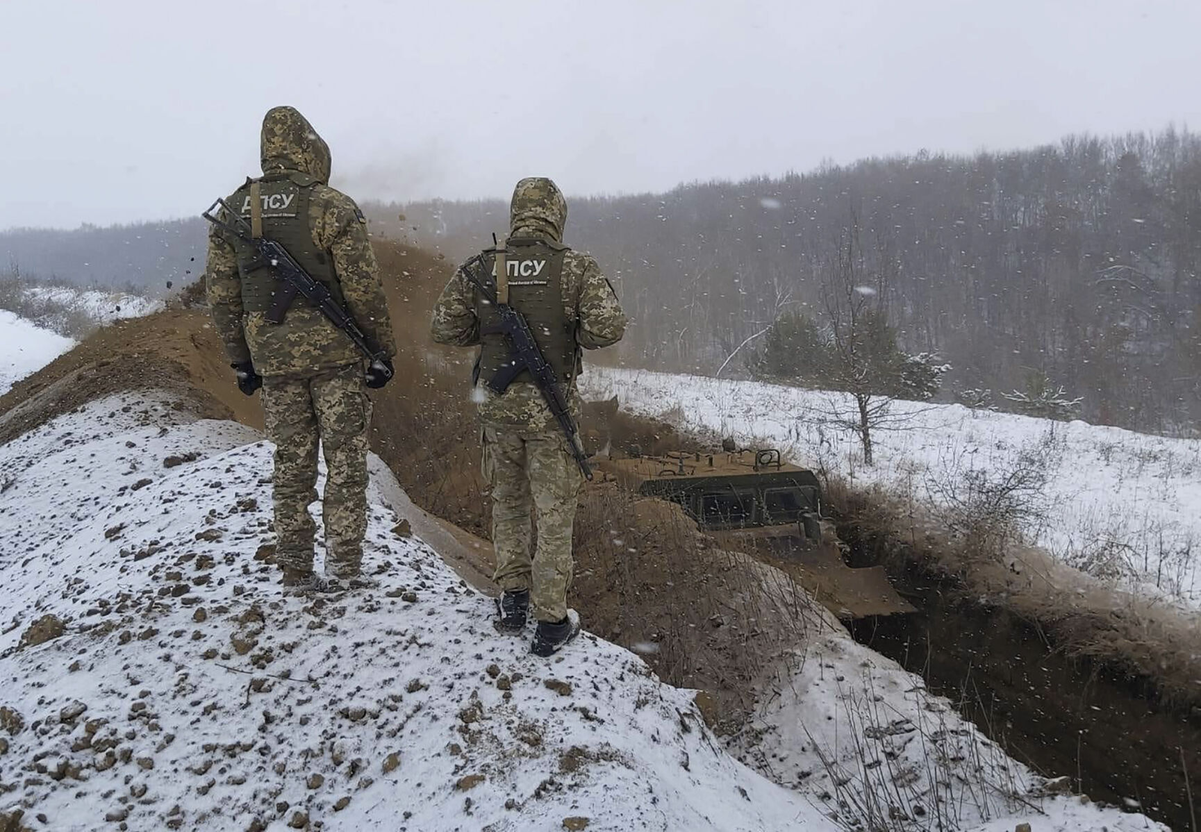 How is the U.S. supporting Ukraine's military now?